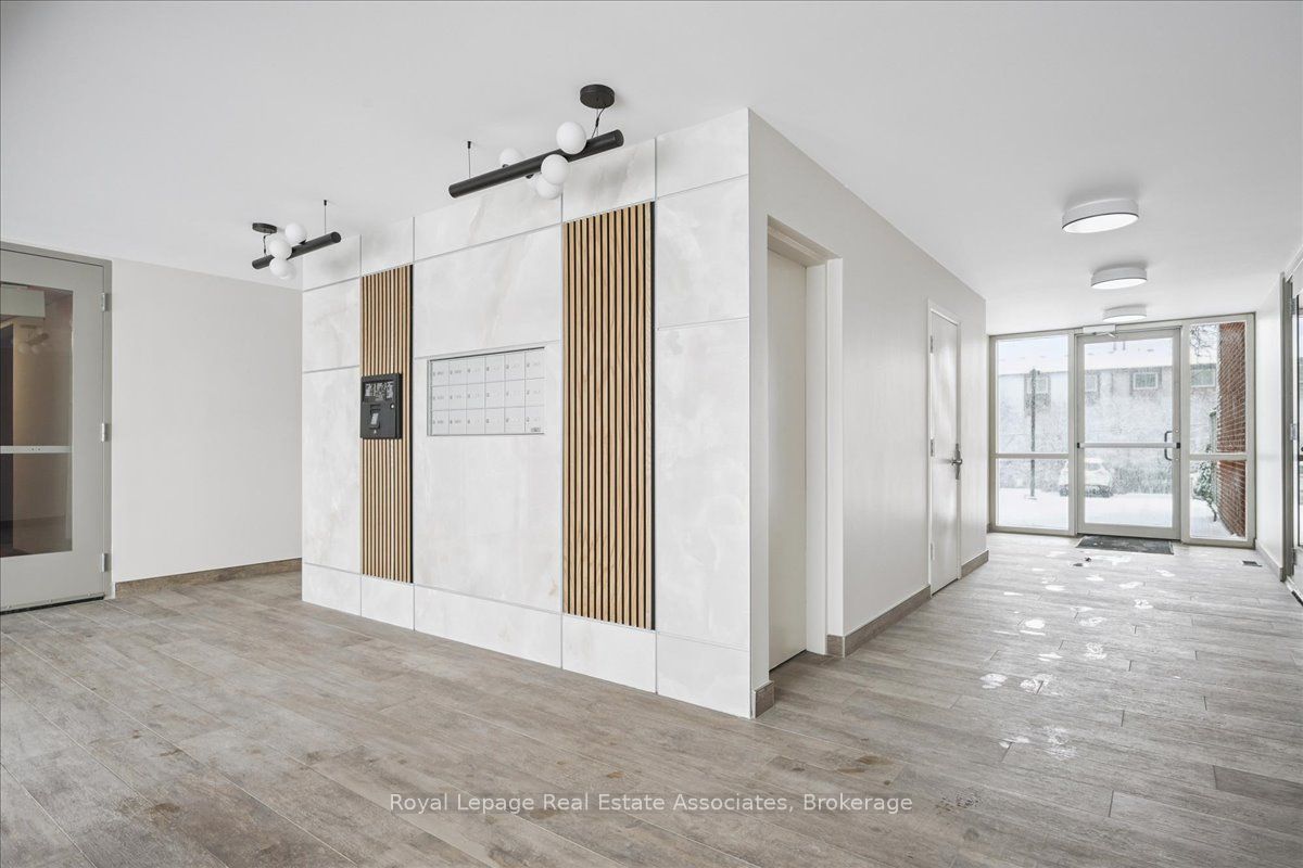 1230 Gripsholm Road 17