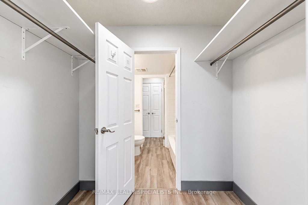Photo of 222 The Esplanade N/A #819, Toronto, ON M5A 4M8 (MLS # C14079866)