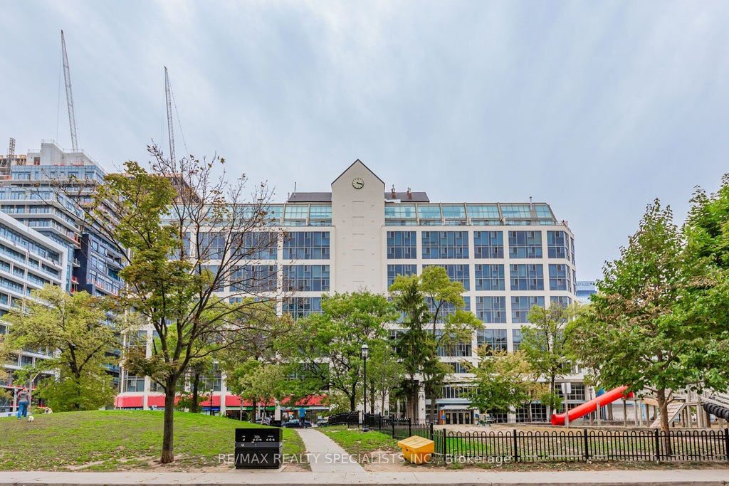Photo of 222 The Esplanade N/A #819, Toronto, ON M5A 4M8 (MLS # C14079866)