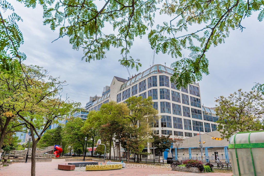 Photo of 222 The Esplanade N/A #819, Toronto, ON M5A 4M8 (MLS # C14079866)
