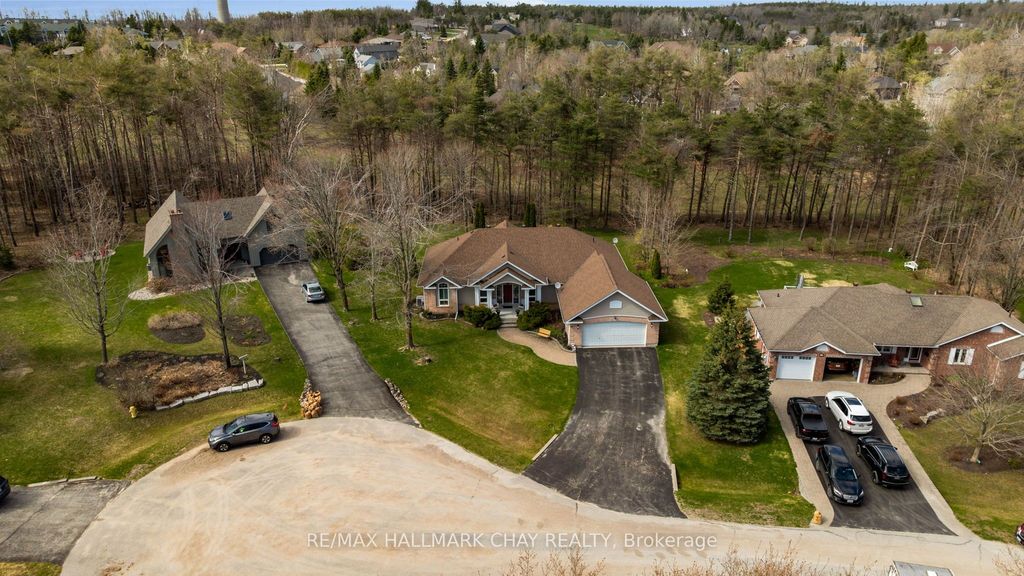 Photo of 16 Chestnut Lane, Oro-Medonte, ON L0L 2L0 (MLS # S13079822)