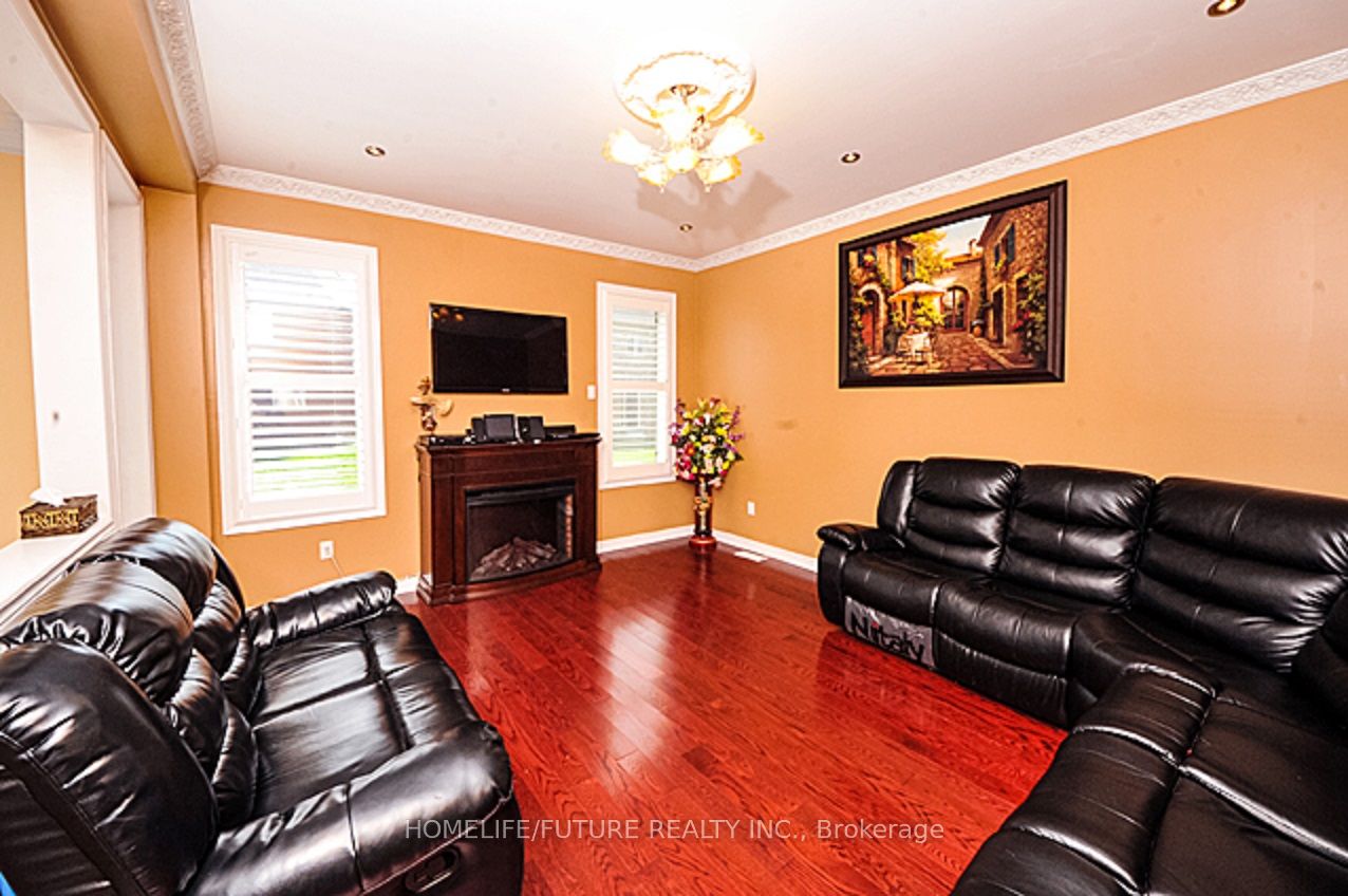 33 Silkgrove Terrace Main & 2nd Floor