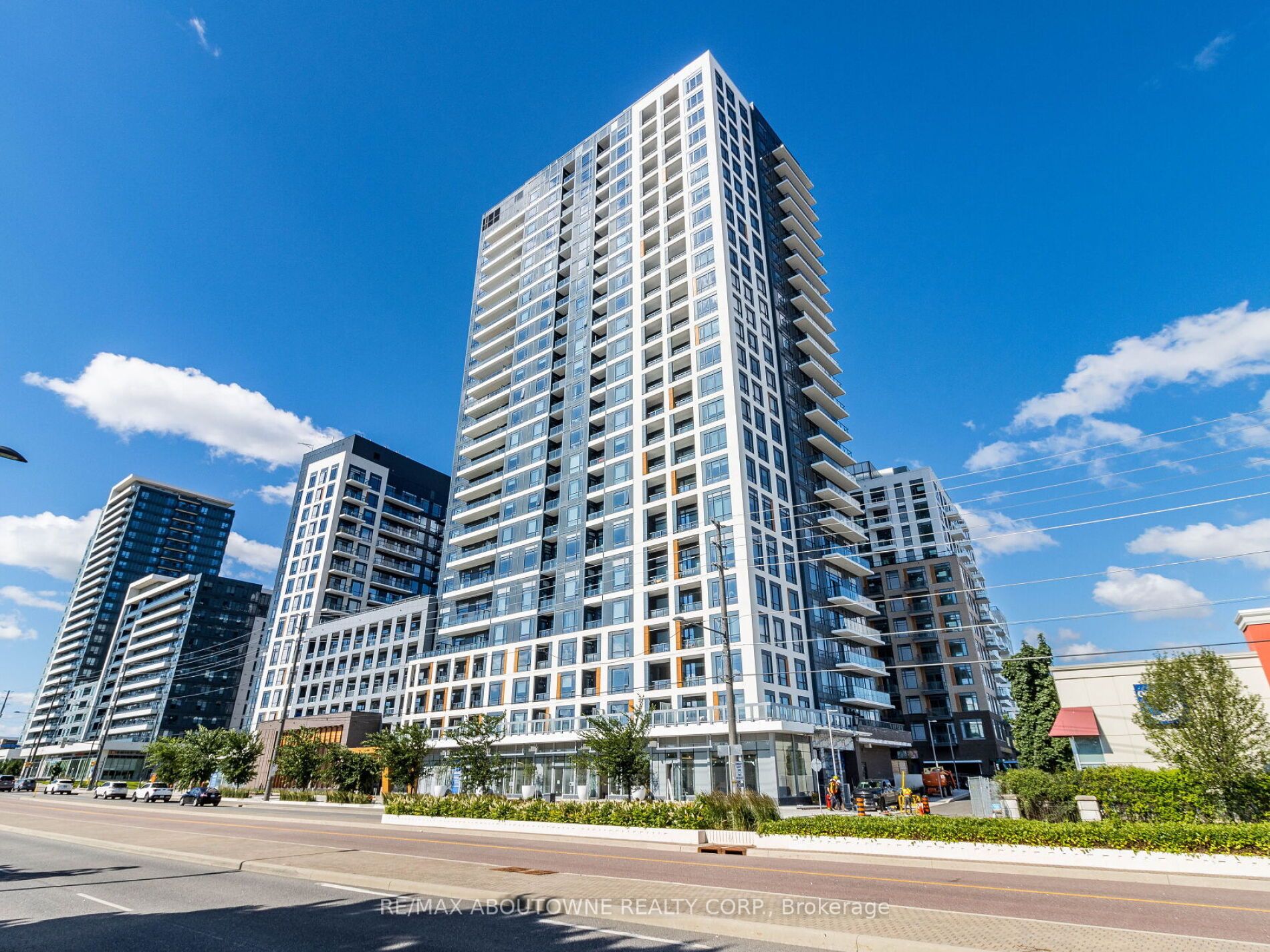 7950 Bathurst Street 613