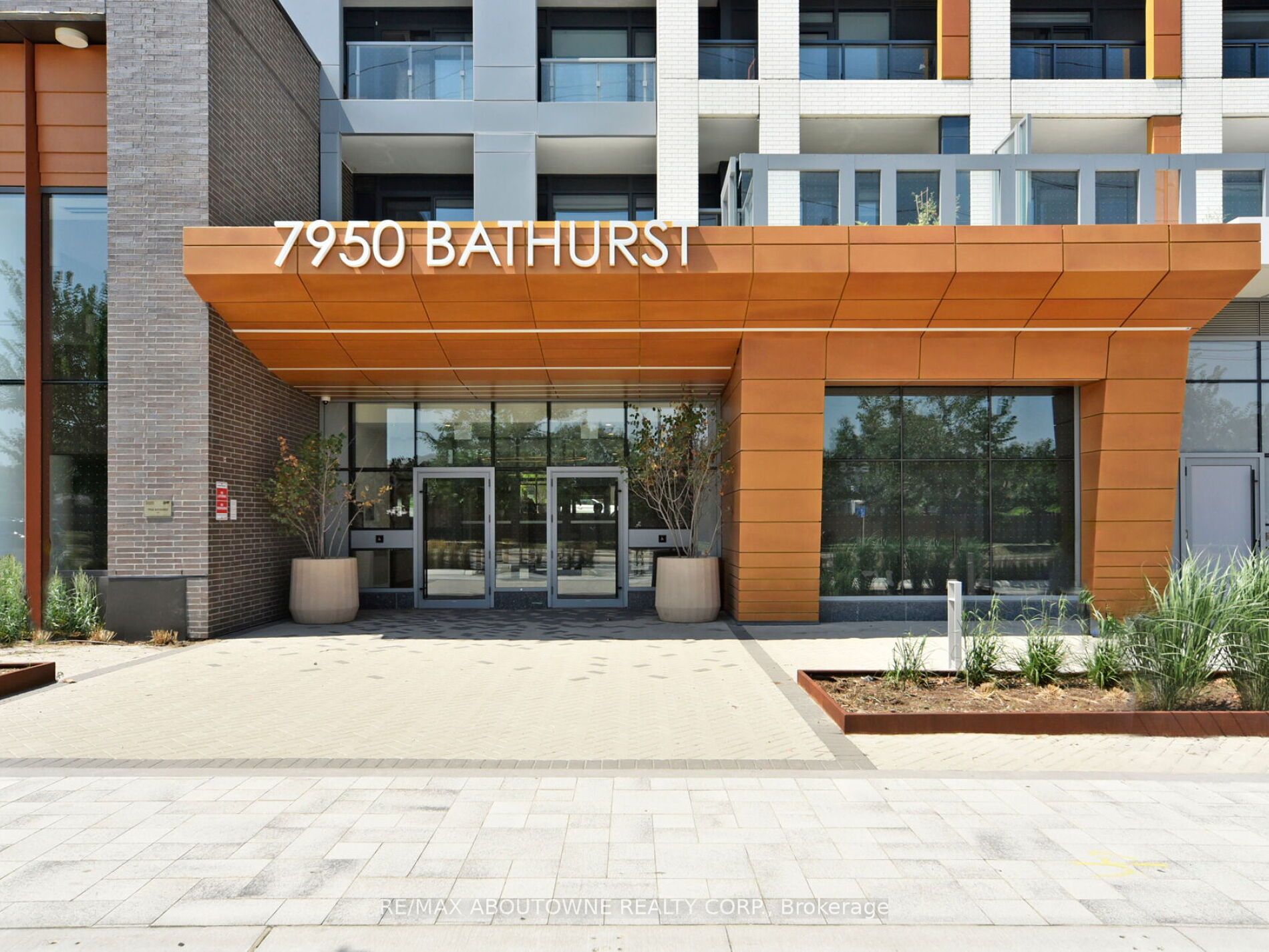 7950 Bathurst Street 613
