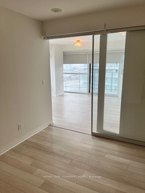 275 Yorkland Road 1602