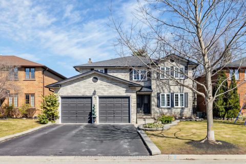 66 Marion Crescent Markham ON L3P 6E4
