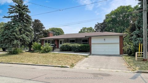 Photo of 39 Silverview Drive, Toronto, ON M2M 2B5 (MLS # C12605784)