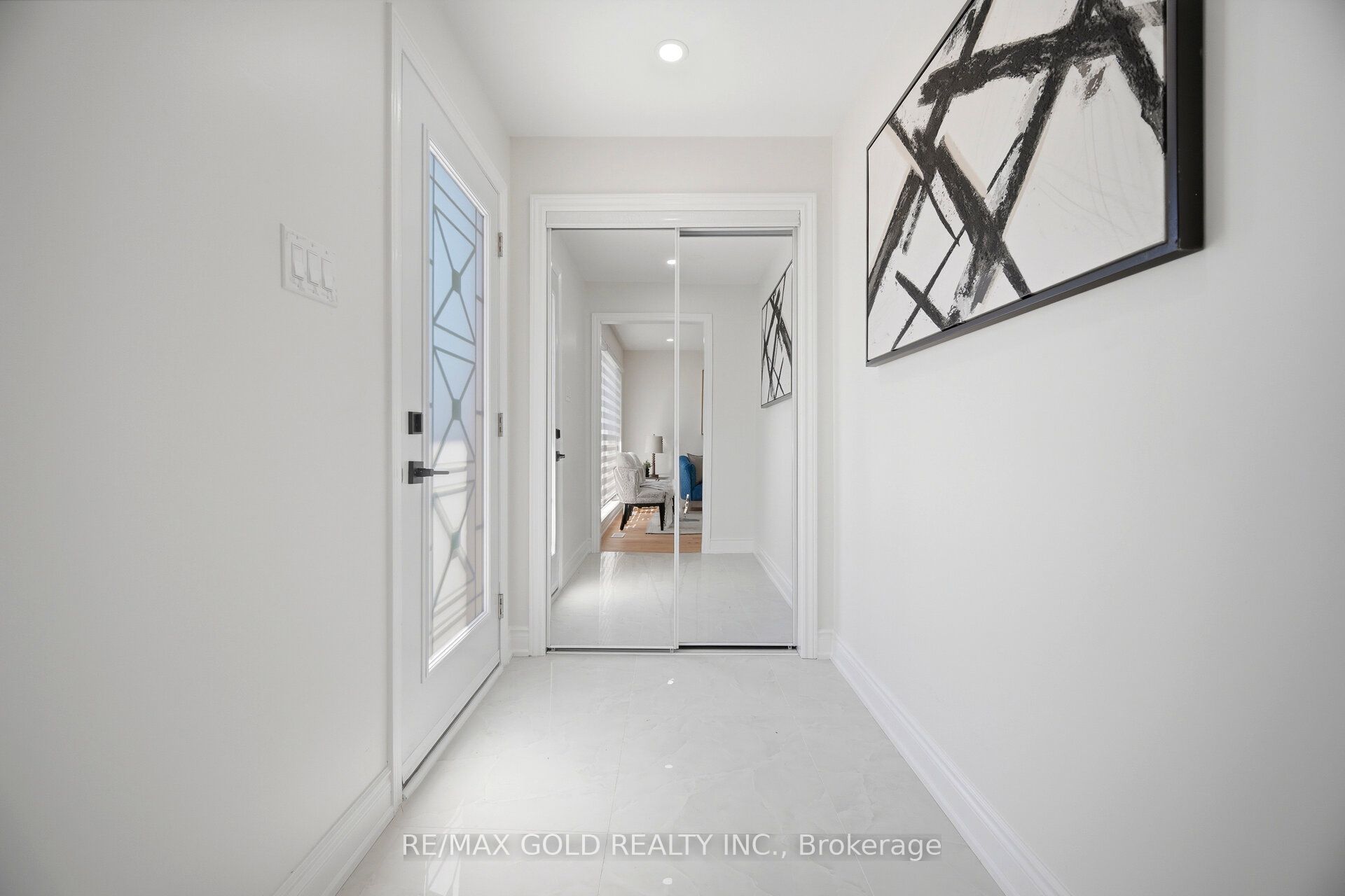 8 Athlone Avenue