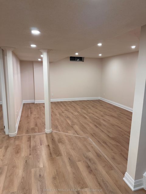 7362 Aspen Avenue Mississauga ON L5N 6N1