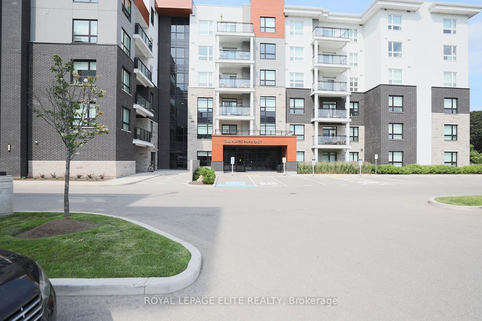 Photo 1 of 30 — 340 Plains Road E 303, Burlington, ON L7T 2C8