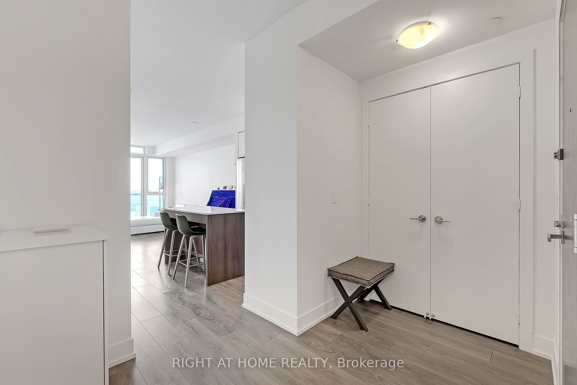 9471 Yonge Street 1616