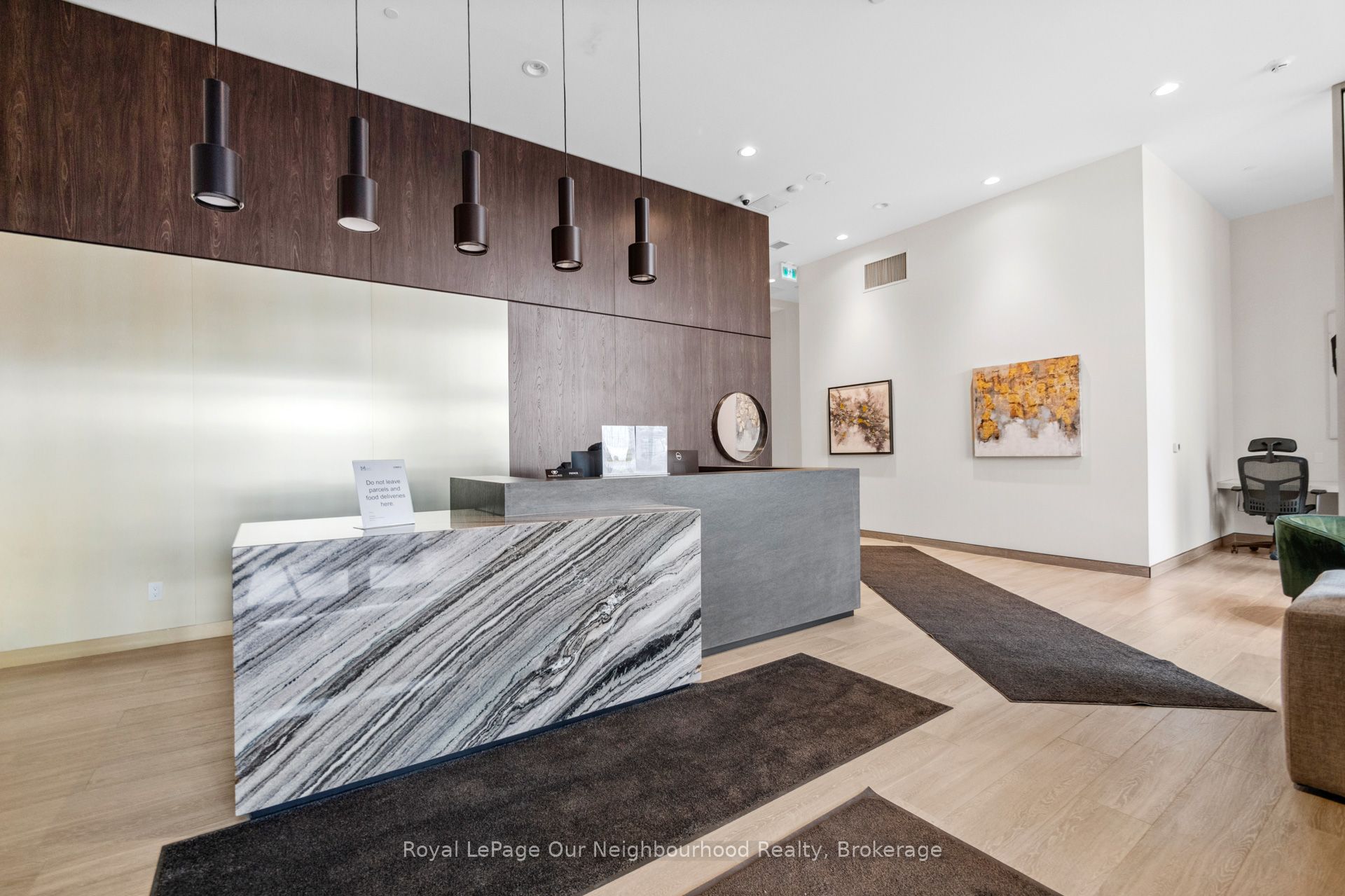 8010 Derry Road W 1605