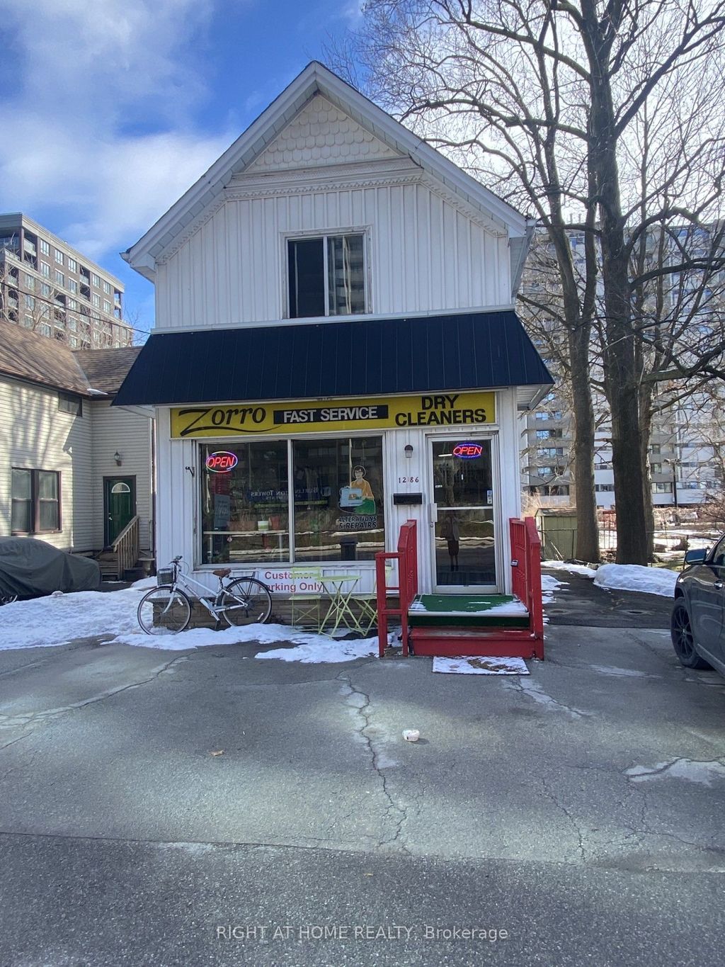 Photo of 1286 Ontario Street, Burlington, ON L7S 1E8 (MLS # W12858000)