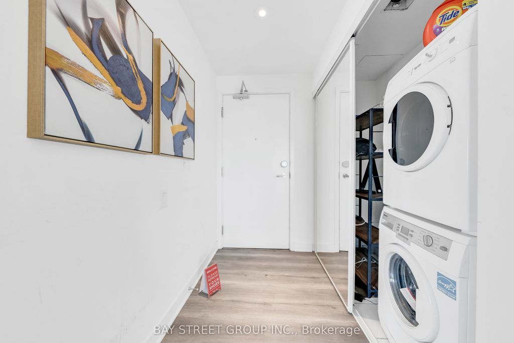 Photo of 15 Grenville Street #4204, Toronto, ON M4Y 0B9 (MLS # C12768674)