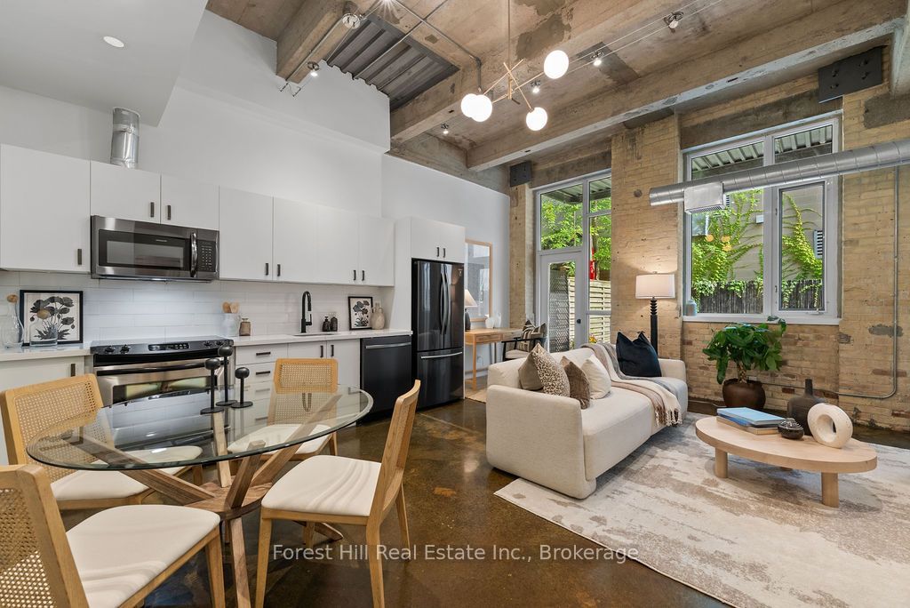201 Carlaw Avenue 119