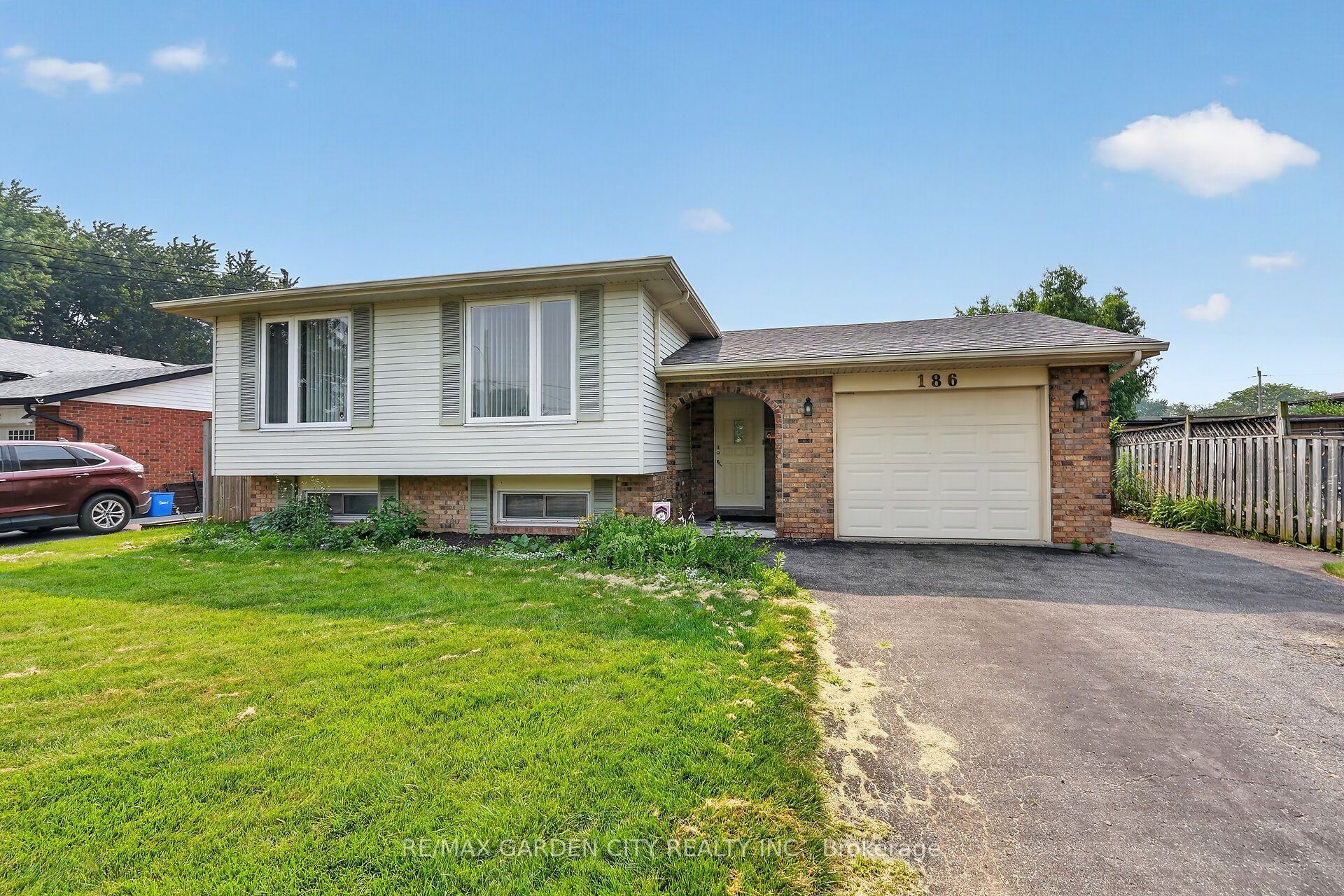Photo 1 of 40 — 186 Glenmor Drive, Haldimand, ON N0A 1A0