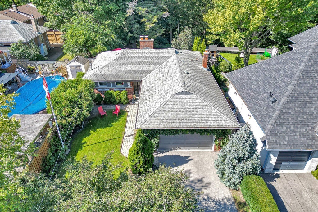 Photo of 4 Ravenscrest Drive, Toronto, ON M9B 5M7 (MLS # W13779054)
