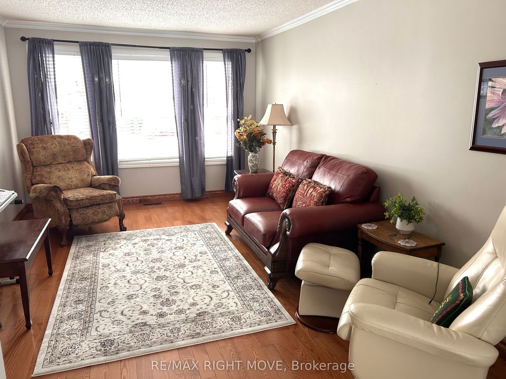 Photo of 15 Watson Court, Orillia, ON L3V 7S5 (MLS # S12832216)