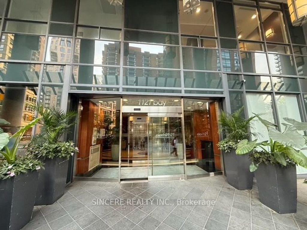 Photo of 1121 Bay Street #1701, Toronto, ON M5S 3L9 (MLS # C12416940)