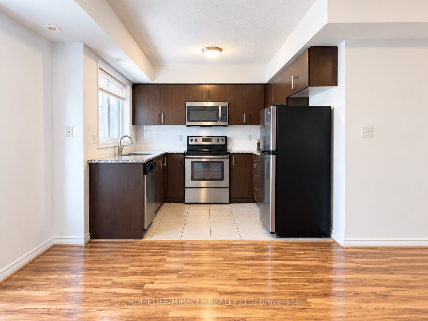 2476 Post Road 3