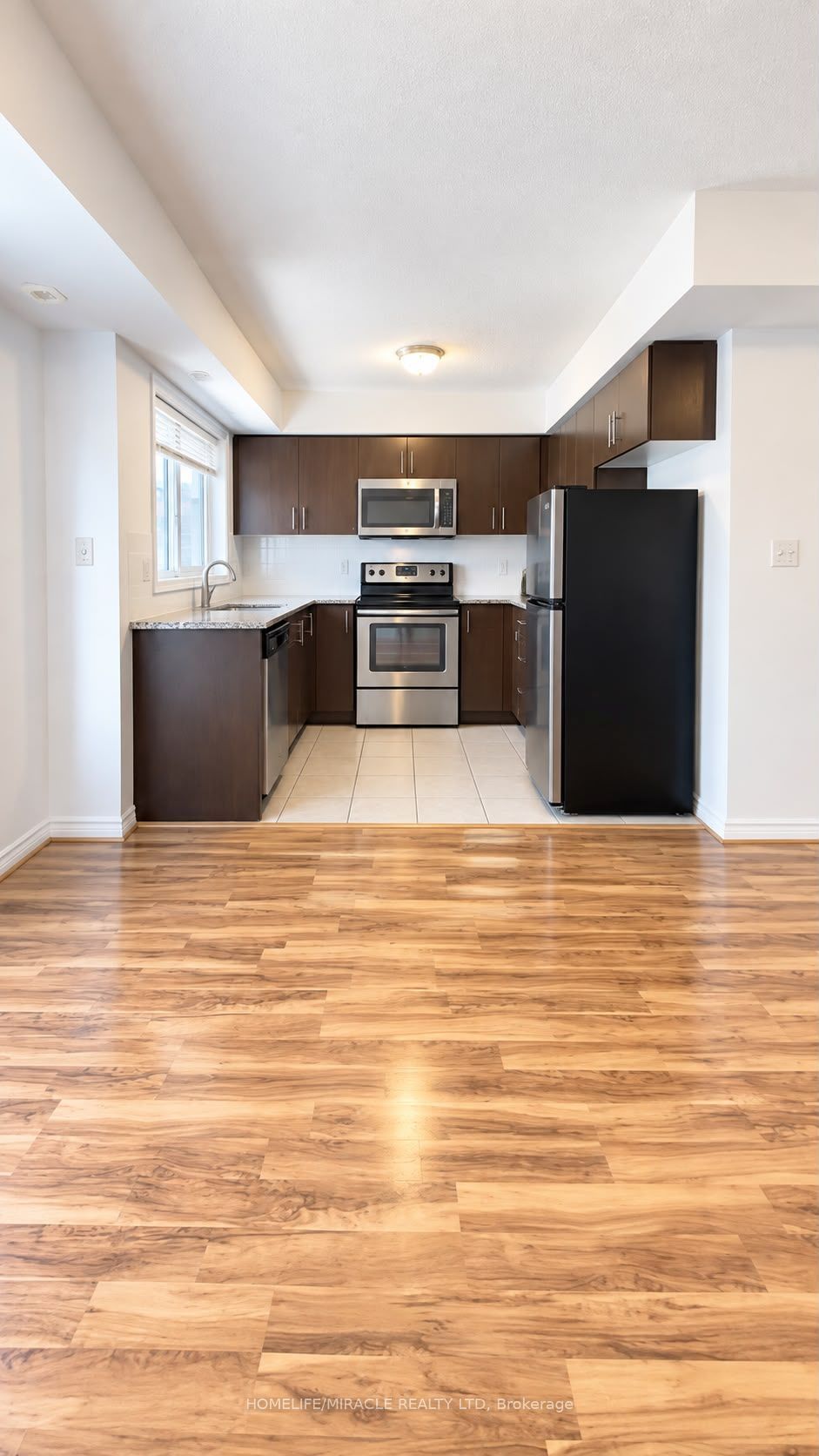 2476 Post Road 3