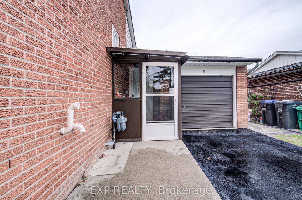 Photo of 8 Sanford Crescent, Brampton, ON L6X 2C3 (MLS # W13061008)