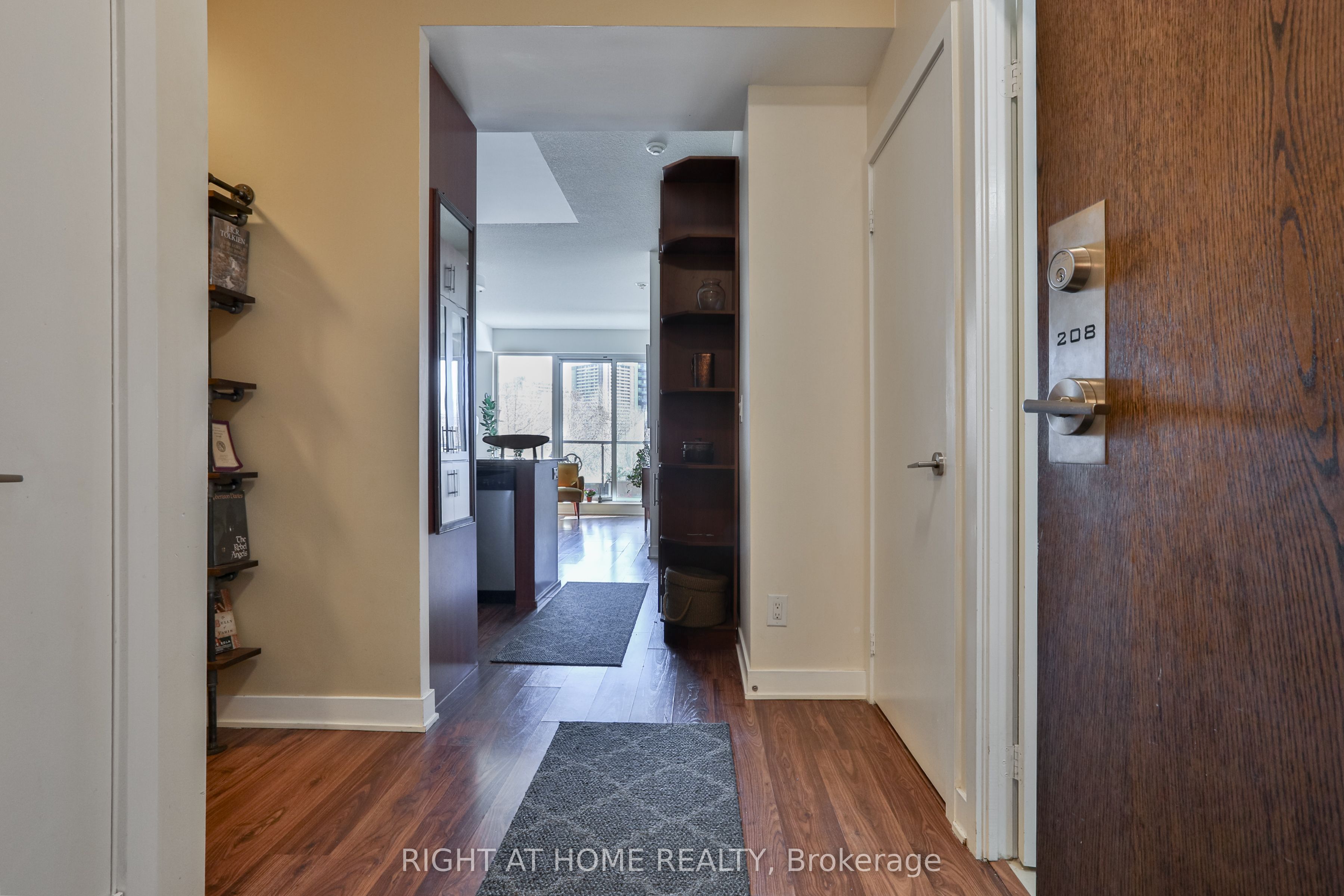 260 Sackville Street 208