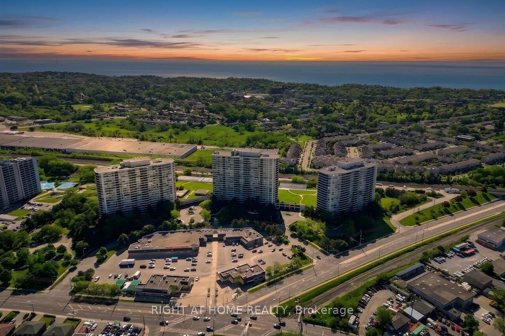 Photo of 3 Greystone Walk Drive #2027, Toronto, ON M1K 5J4 (MLS # E13219846)