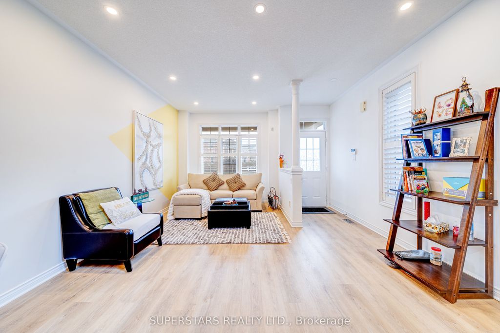 Photo of 58 Wood Rim Drive, Richmond Hill, ON L4E 4S2 (MLS # N12589014)