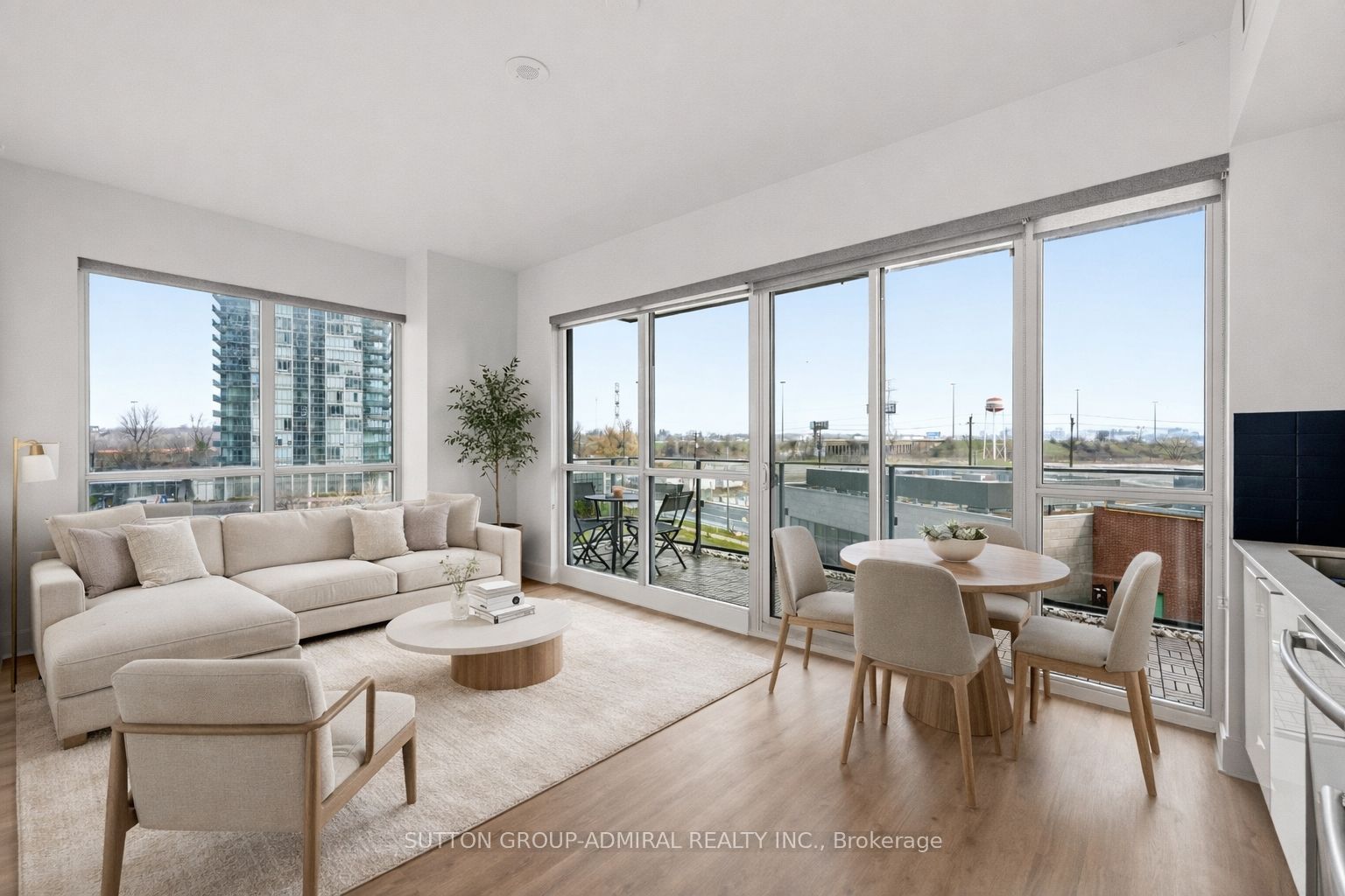 Photo 1 of 38 — 10 Park Lawn Road 625, Toronto, ON M8V 0H9