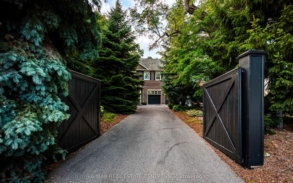 Photo of 14 St. Phillips Road, Toronto, ON M9P 2N6 (MLS # W12407129)
