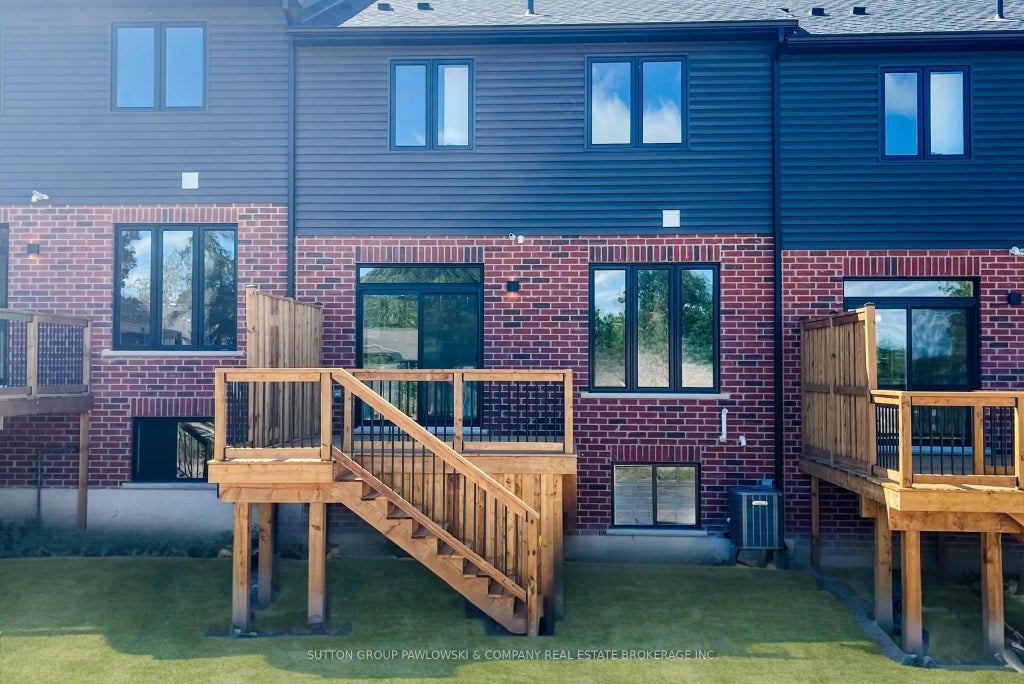 Photo of 414 Old Wonderland Road #3, London South, ON N6K 3R2 (MLS # X13881188)