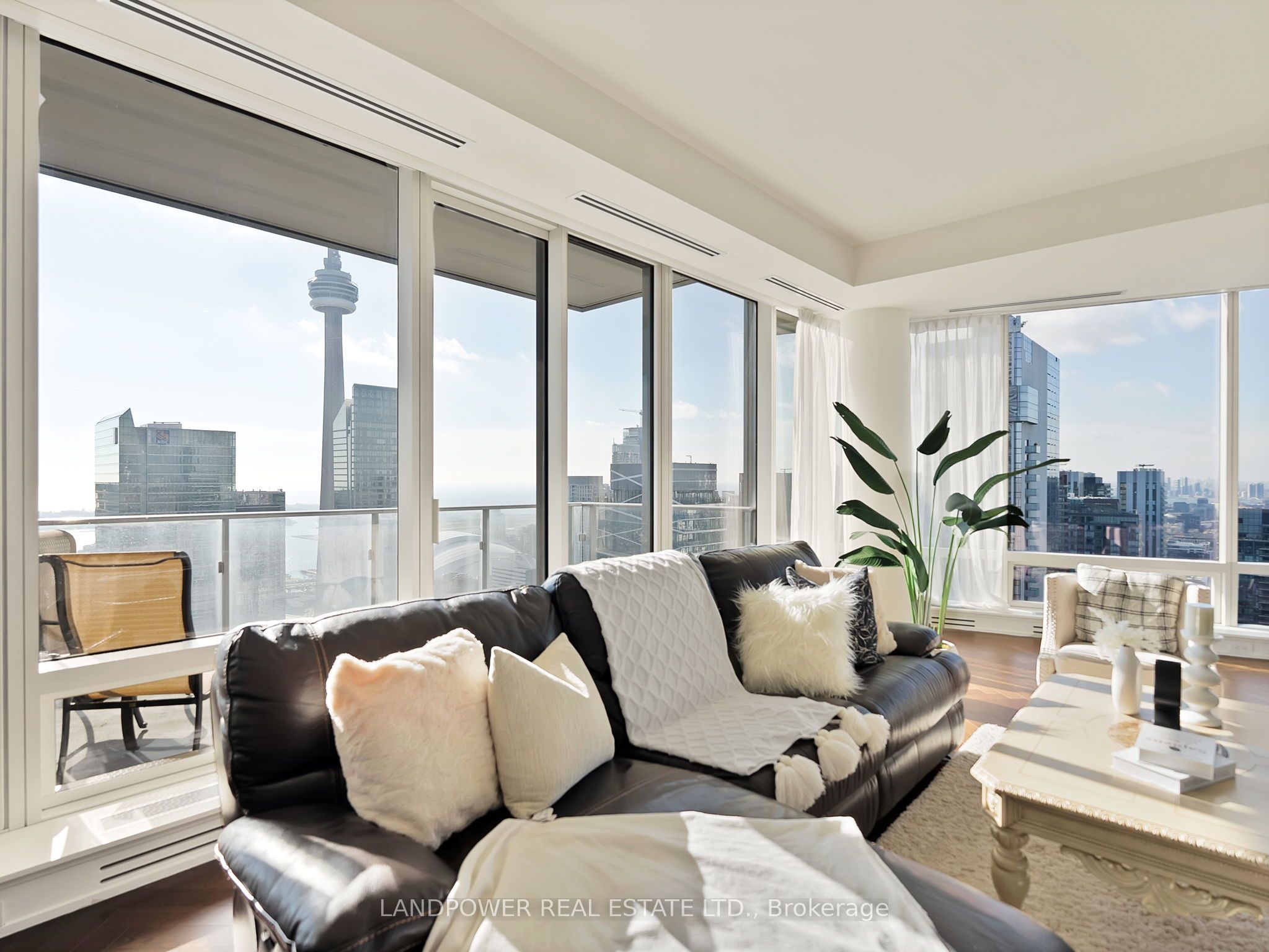 180 University Avenue 5101