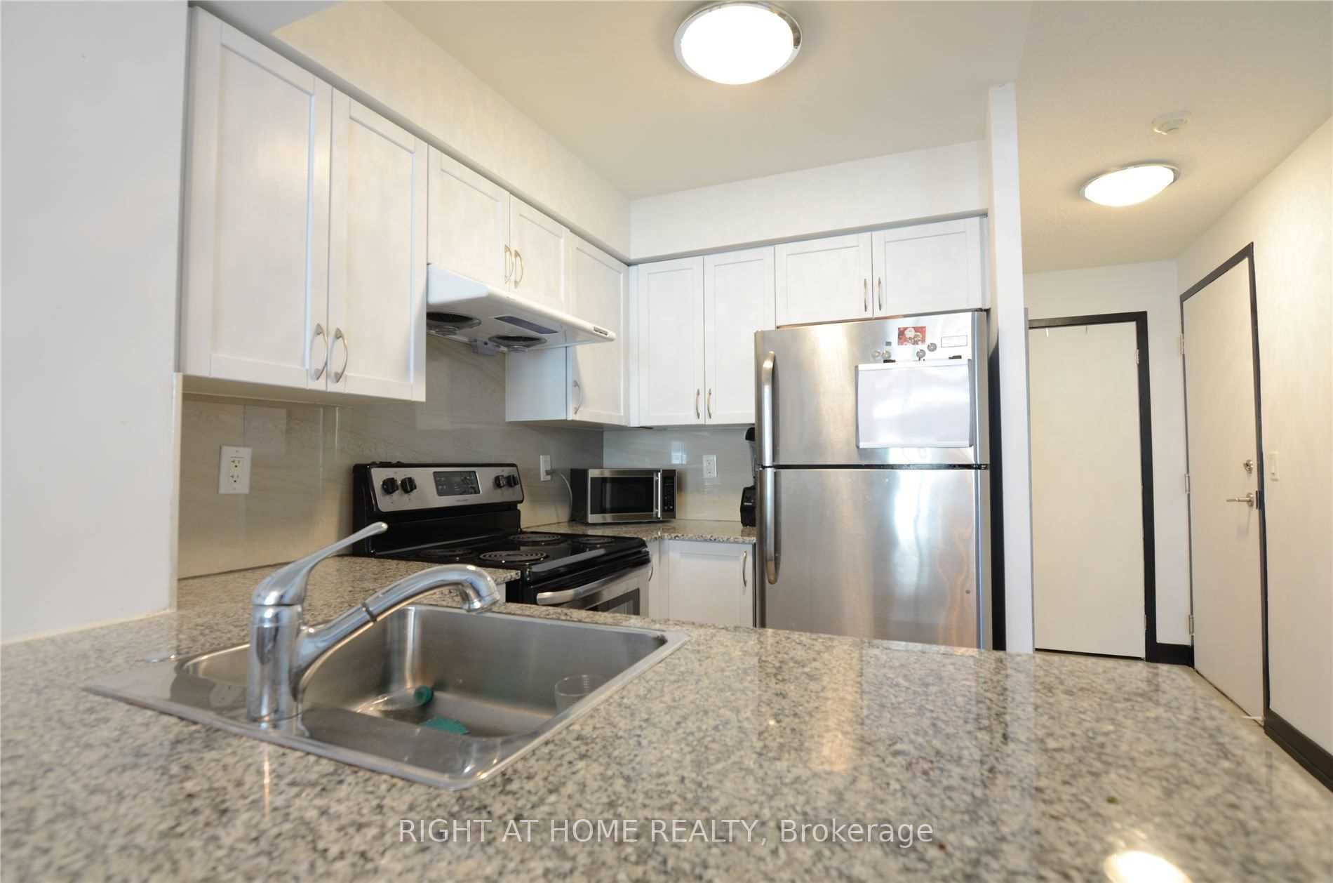 812 Lansdowne Avenue 1016