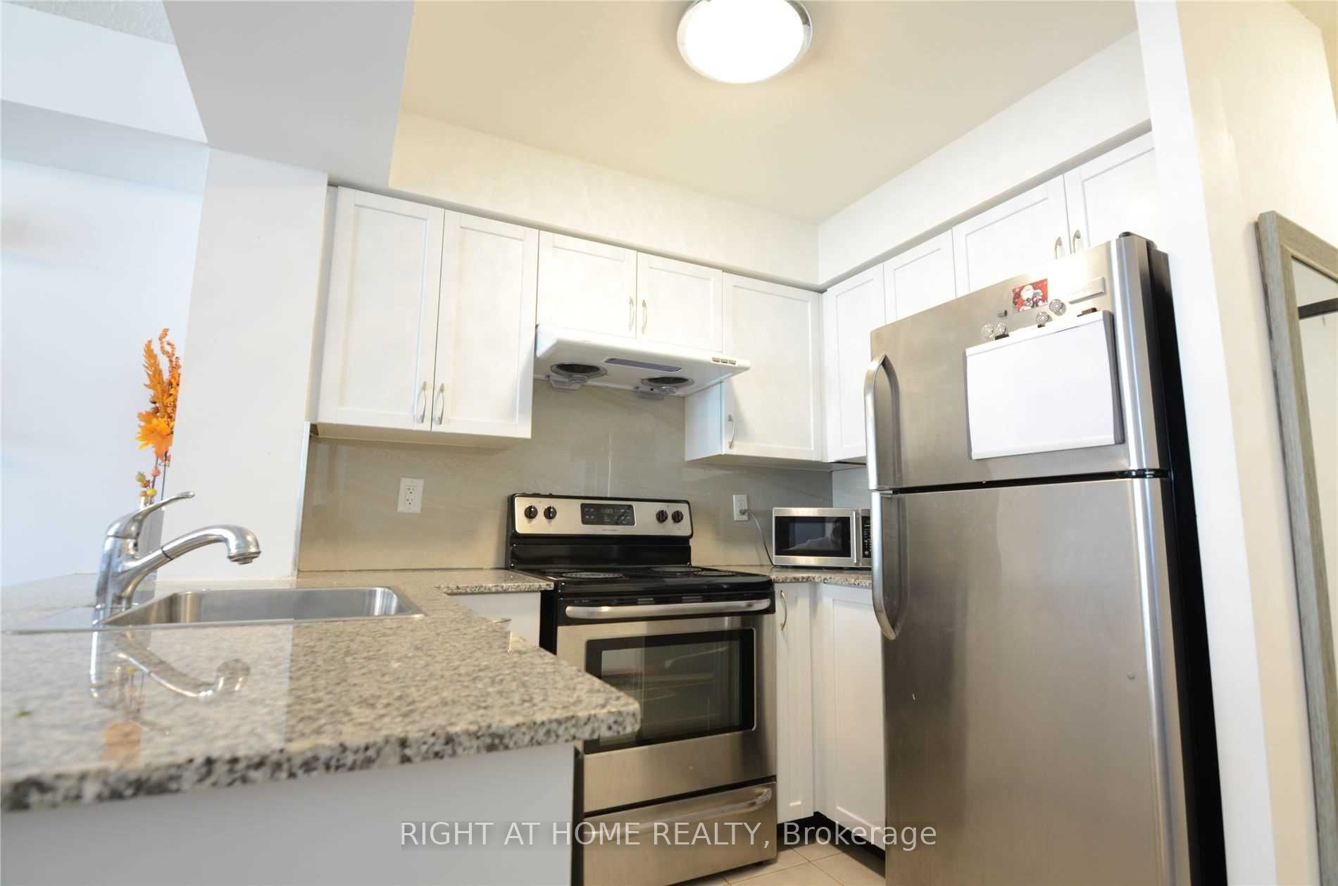 812 Lansdowne Avenue 1016