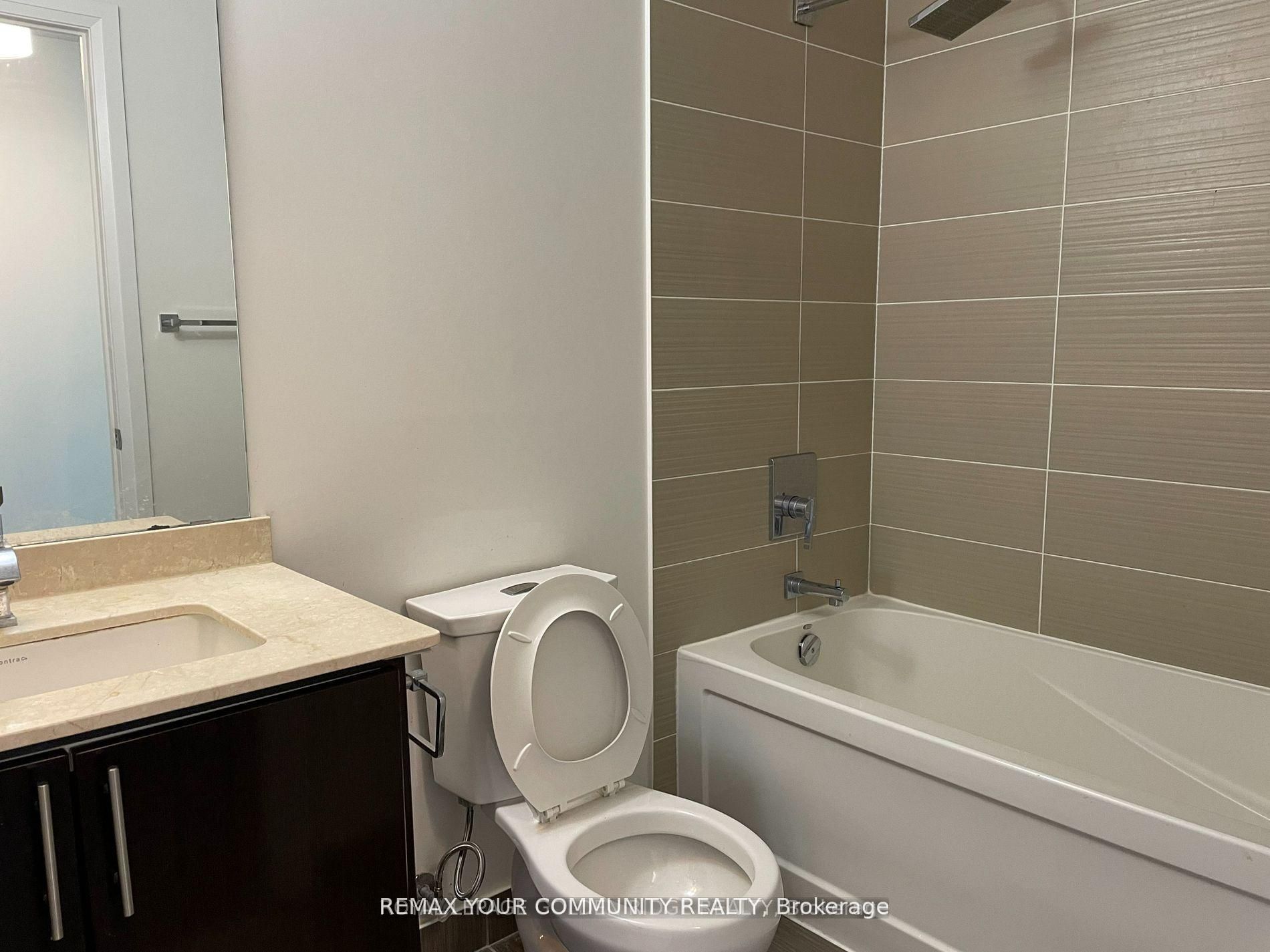 7161 YONGE Street 2231
