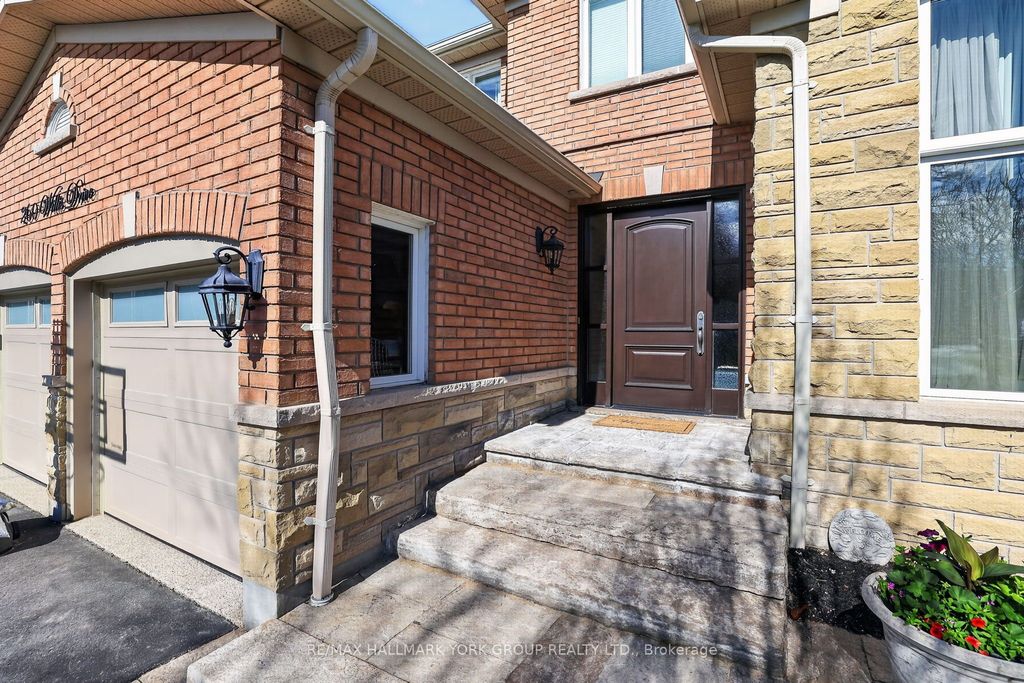Photo of 260 Willis Drive, Aurora, ON L4G 7M2 (MLS # N13446260)