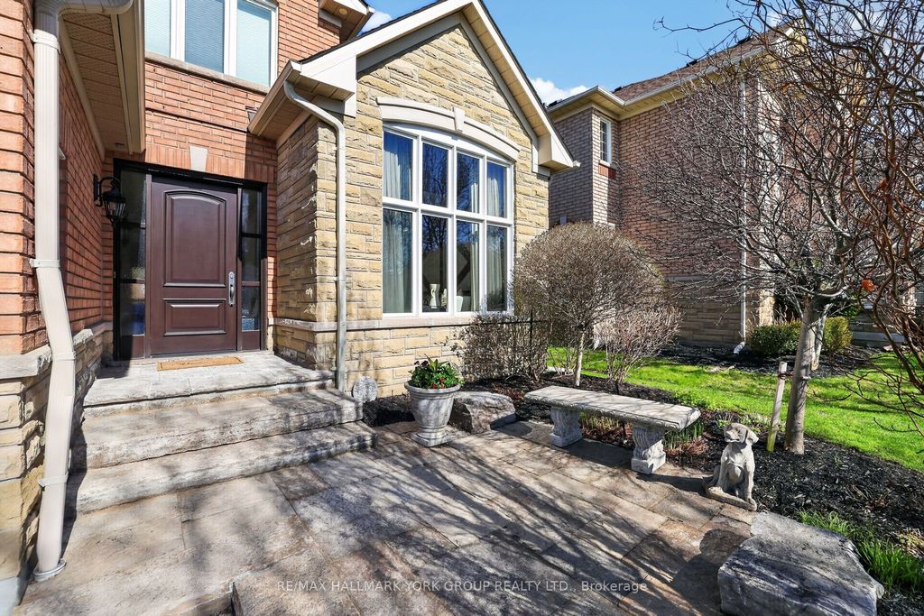 Photo of 260 Willis Drive, Aurora, ON L4G 7M2 (MLS # N13446260)