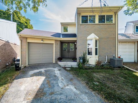 2 Giles Court Toronto ON M9V 4C5