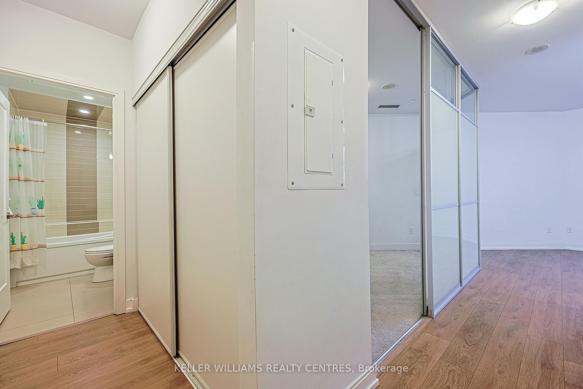 540 Bur Oak Avenue 733