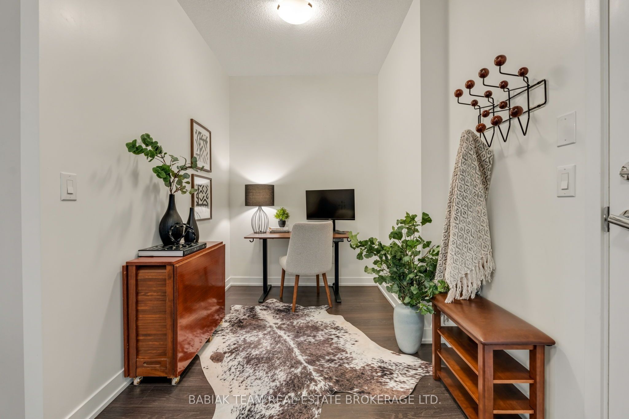 1830 Bloor Street W 1017