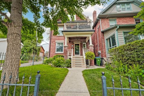 93 Medland Crescent Toronto ON M6P 2N3