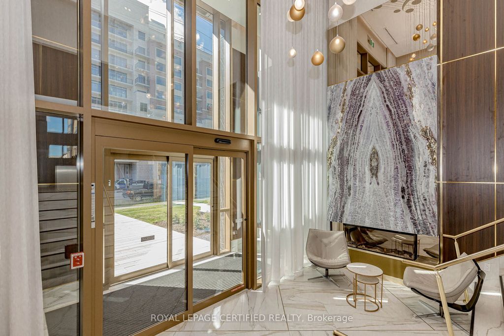 Photo of 2333 Khalsa Gate #404, Oakville, ON L6M 4J2 (MLS # W13077788)