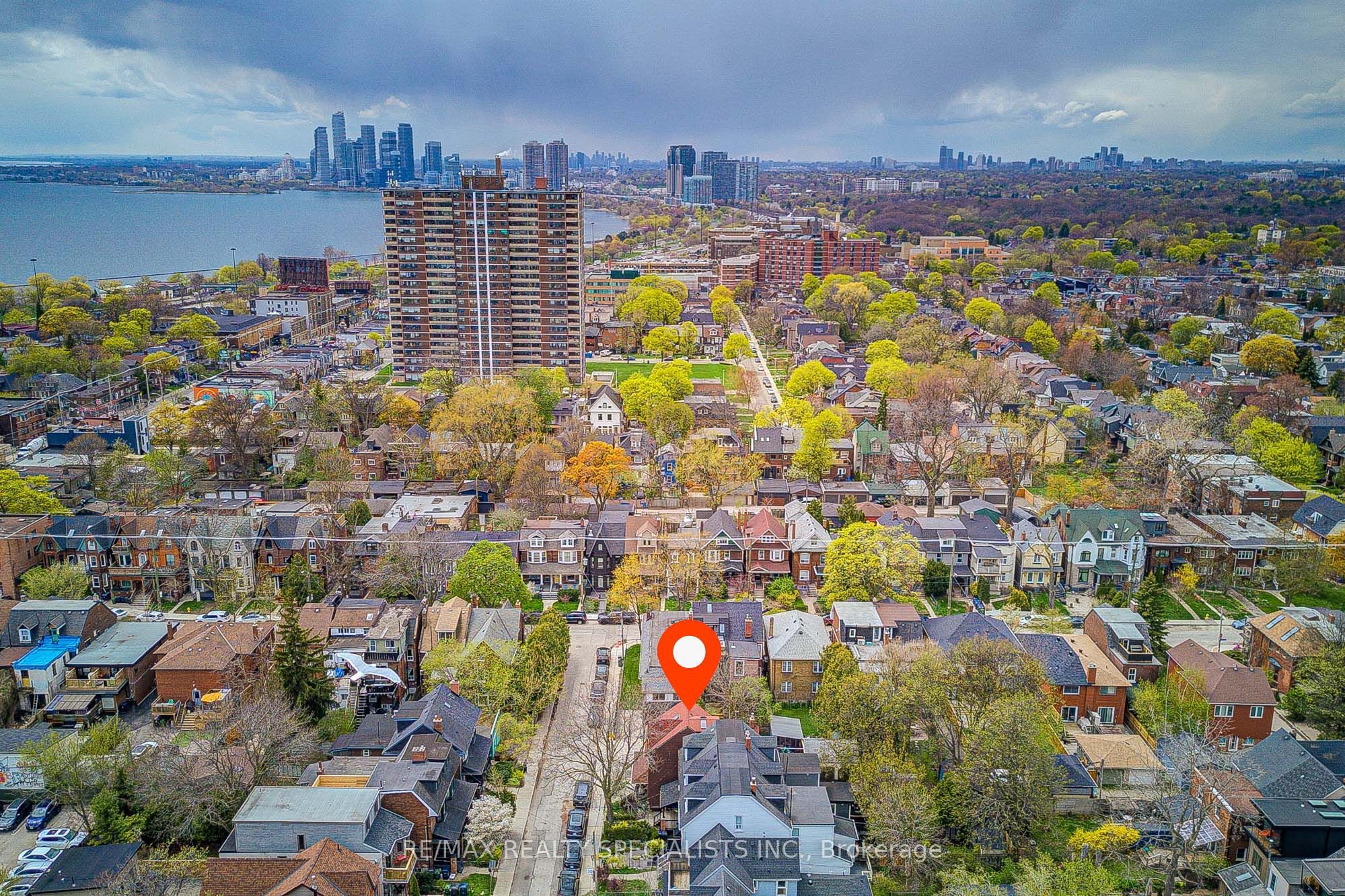 34 Saunders Avenue
