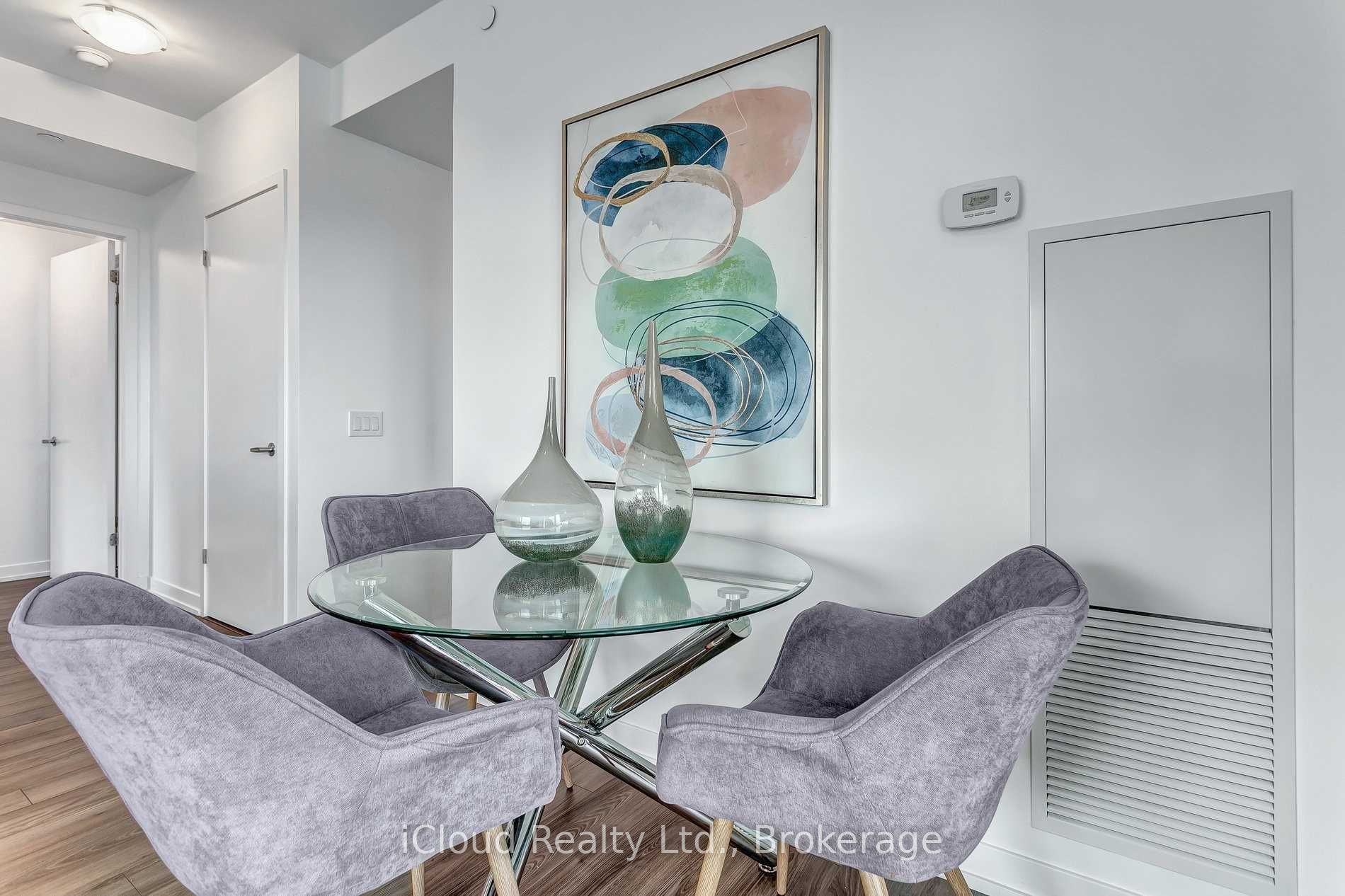 2560 Eglinton Avenue W 1705