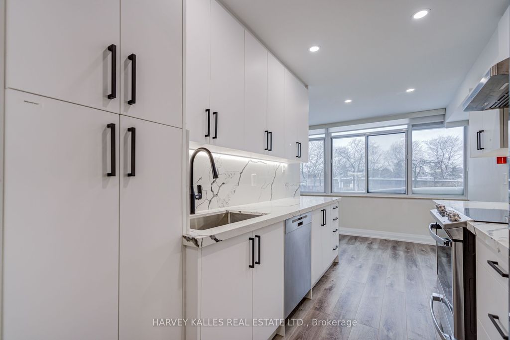 Photo of 3000 Bathurst Street #109, Toronto, ON M6B 3B4 (MLS # C13000626)