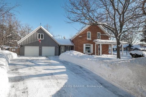 17 Frances Street N Barrie ON L4N 1Z3