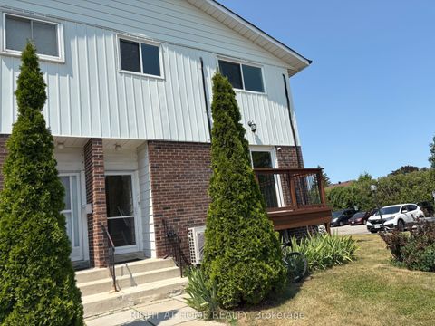 Photo of 2 White Abbey Park #3, Toronto, ON M1R 5A1 (MLS # E12469988)