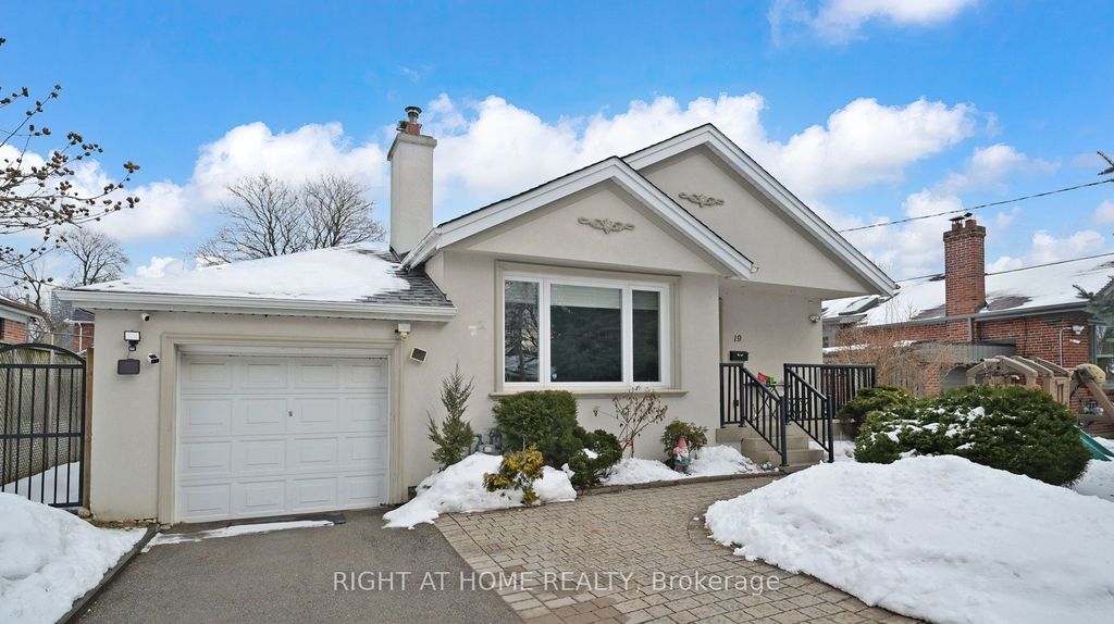 Photo of 19 Harjolyn Drive, Toronto, ON M9B 3T8 (MLS # W12876182)