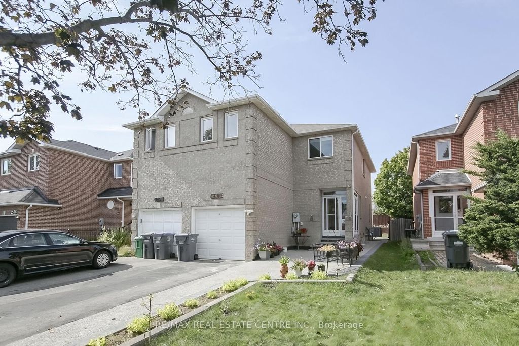 Photo of 5600 Cortina Crescent, Mississauga, ON L4Z 3R3 (MLS # W12413740)